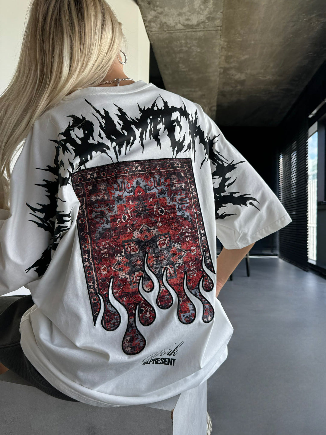 Oversize Experimentell T-Shirt - Ecru