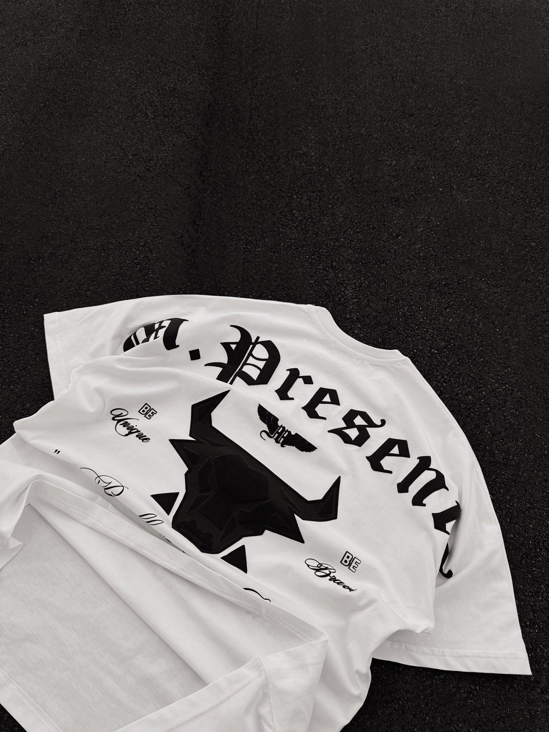 Oversize Bull Worldwide T-shirt - Ecru och Svart