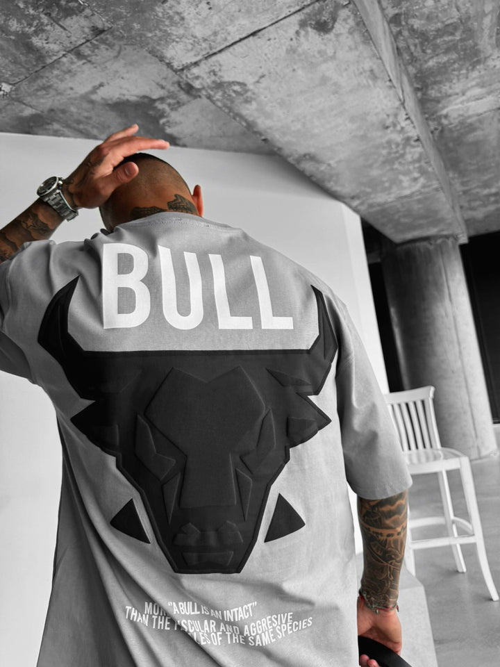 Oversize Bull T-shirt - Grå och Svart