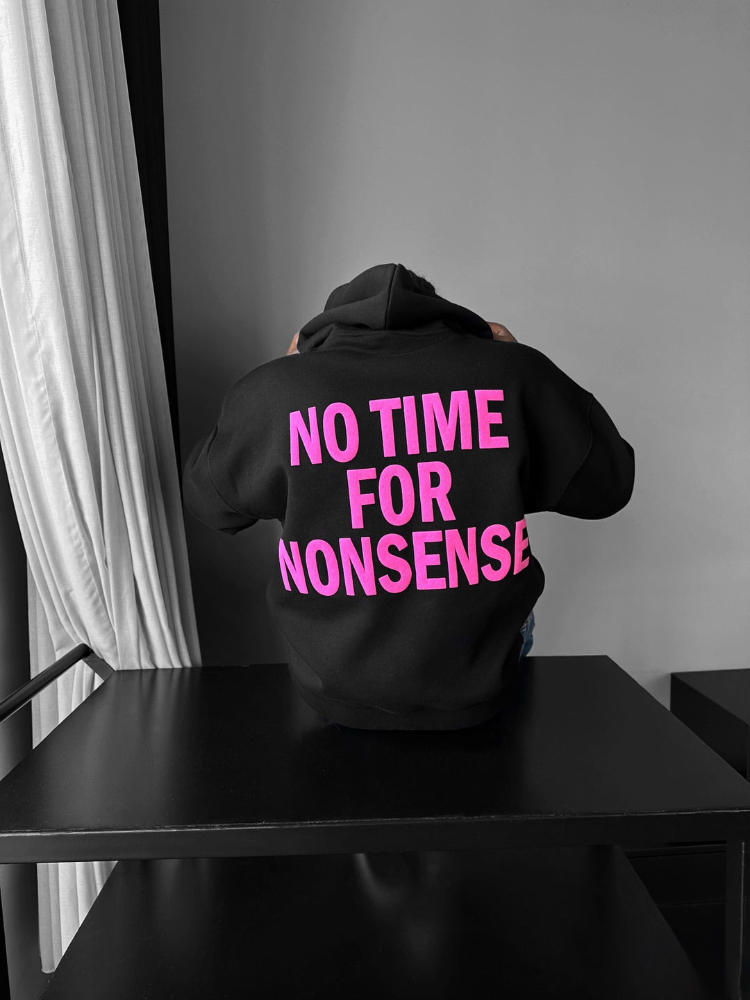 Oversize No Time for Nonsense Hoodie - Svart