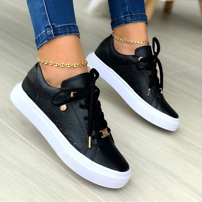 Dam Sneakers med Broderad Detalj och Plattform