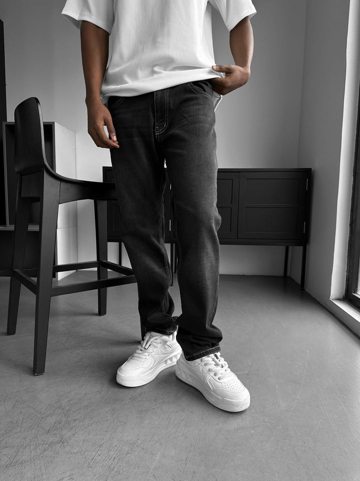 Regular Fit Tvättade Jeans - Svart