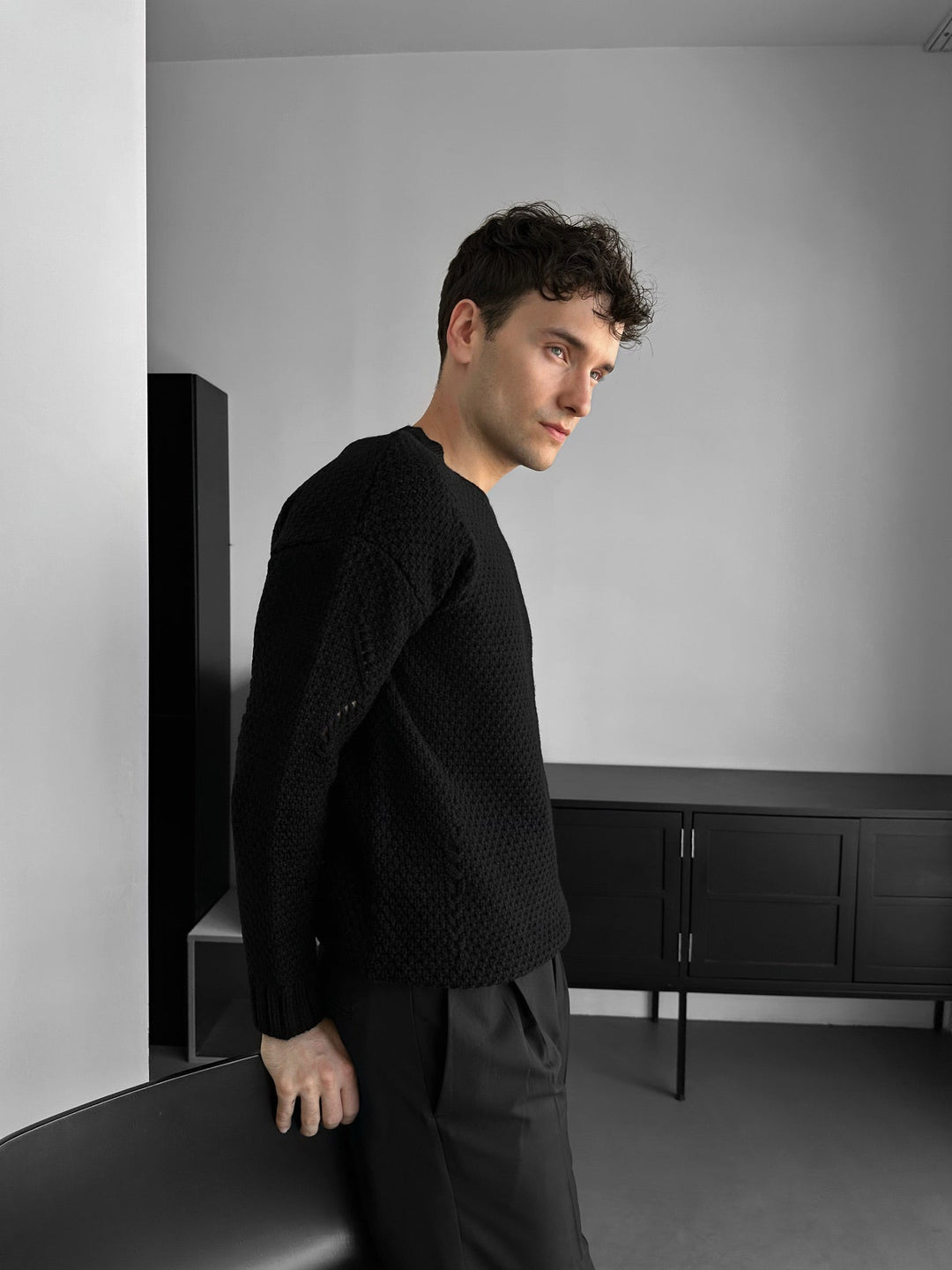 Regular Fit Textured Torn Sweater - Svart