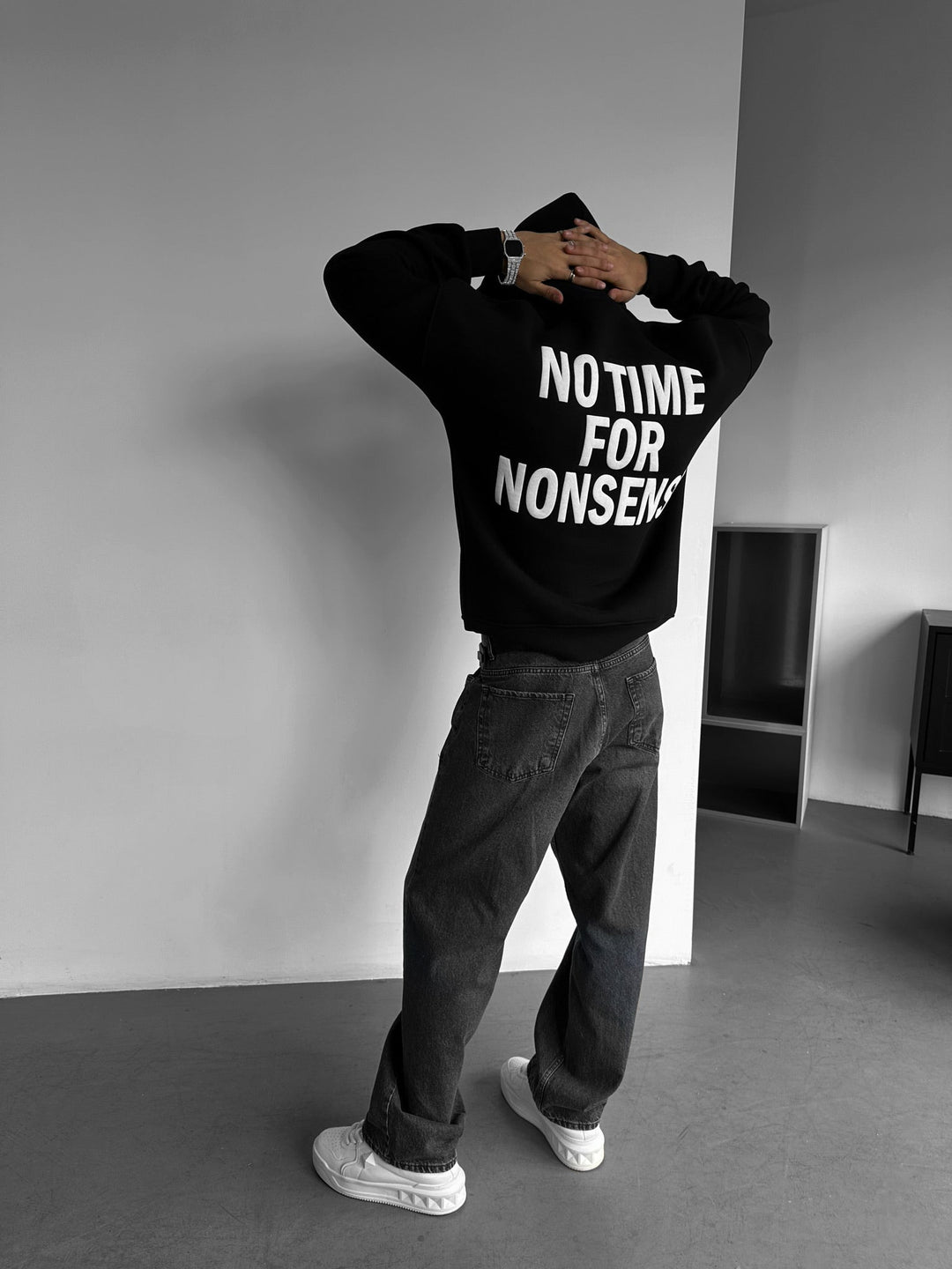 Oversize Ingen Tid för Nonsens Hoodie - Svart och Vit