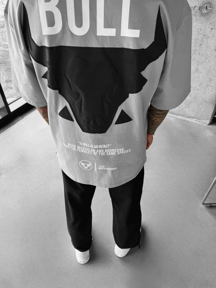 Oversize Bull T-shirt - Grå och Svart