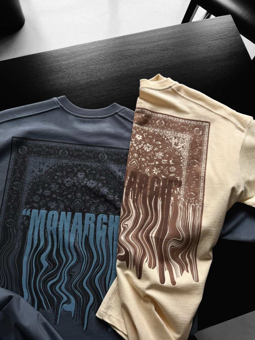 Oversize Monarch T-shirt - Antik Vit