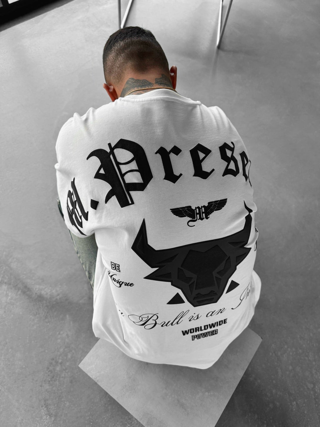 Oversize Bull Worldwide T-shirt - Ecru och Svart