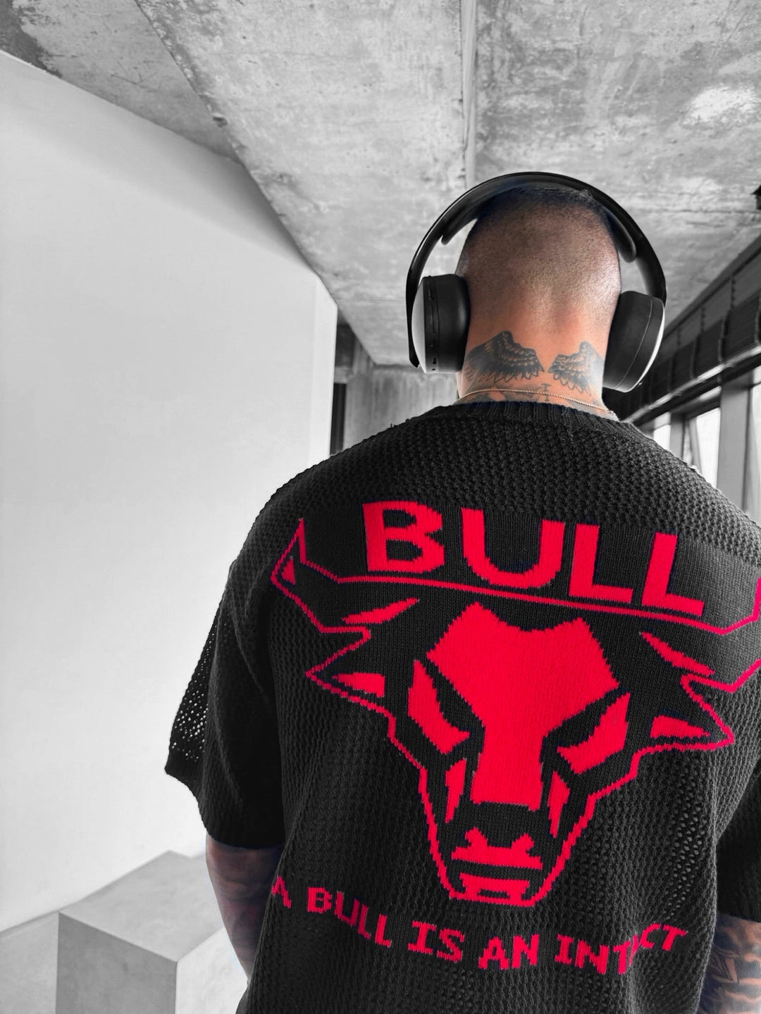 Oversize Bull Knit T-Shirt - Svart och Röd