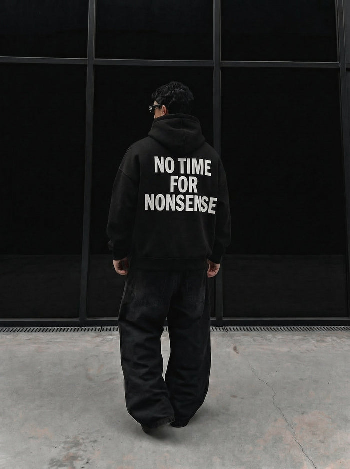 Oversize Ingen Tid för Nonsens Hoodie - Svart och Vit
