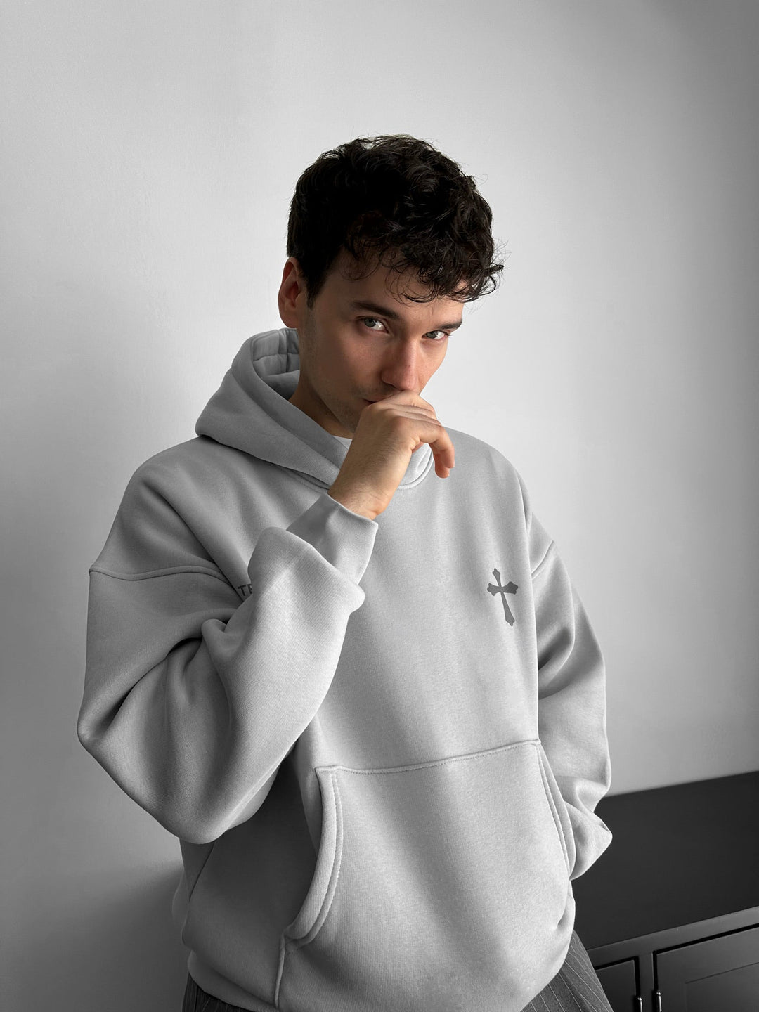 Oversize Cross Hoodie - Grå