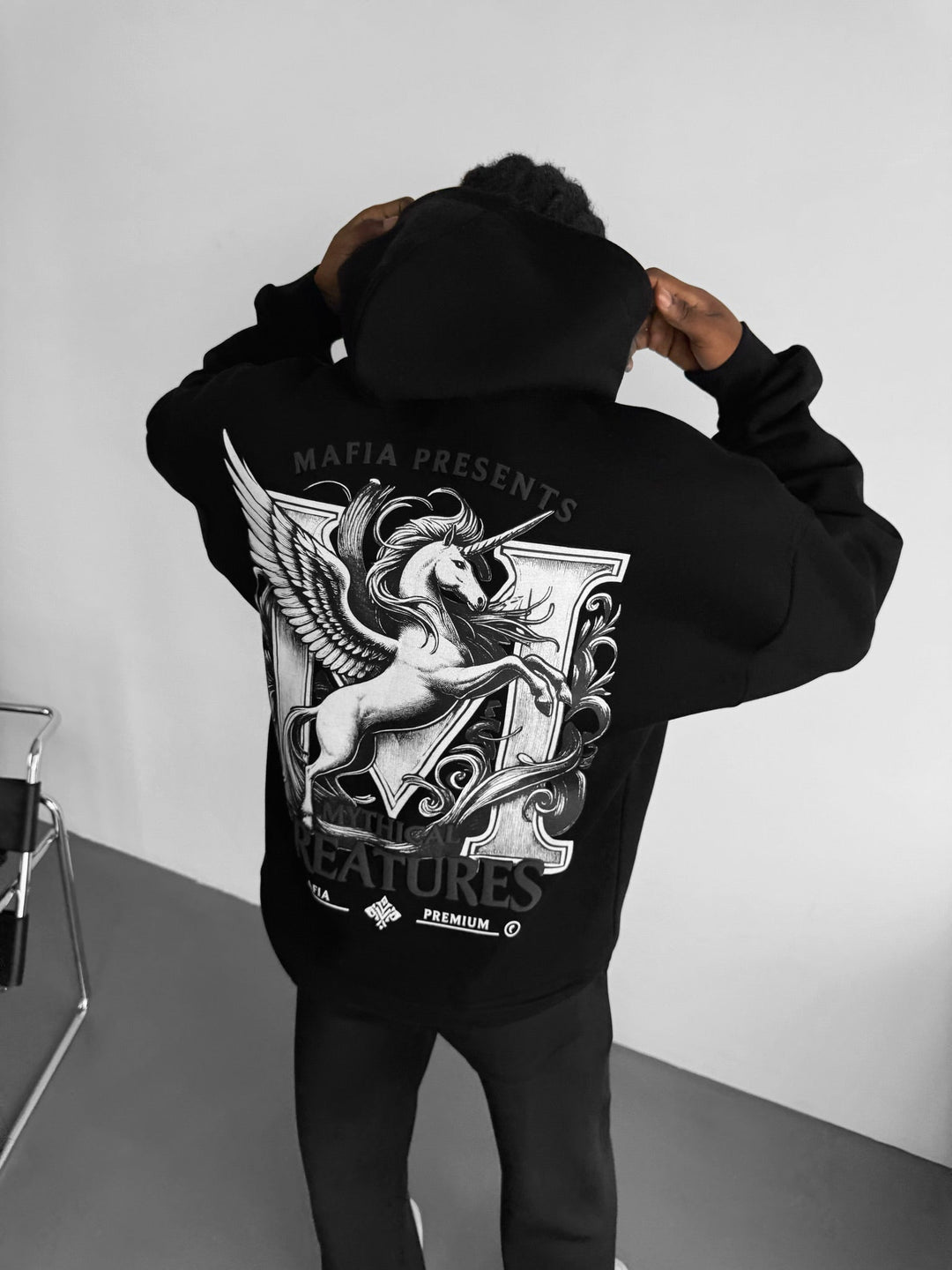 Oversize Creatures Hoodie - Svart