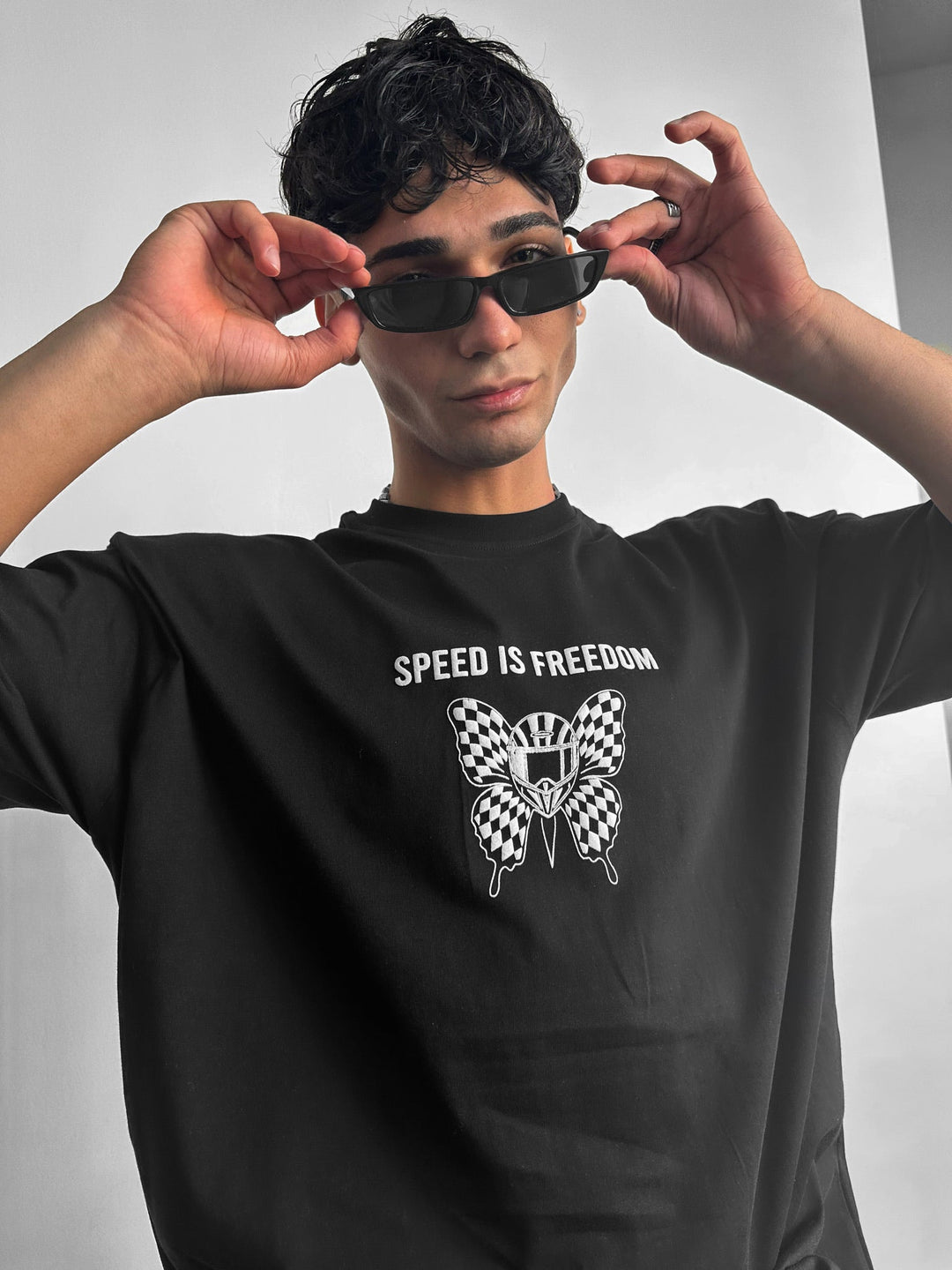 Oversize Butterfly Helmet T-shirt - Svart