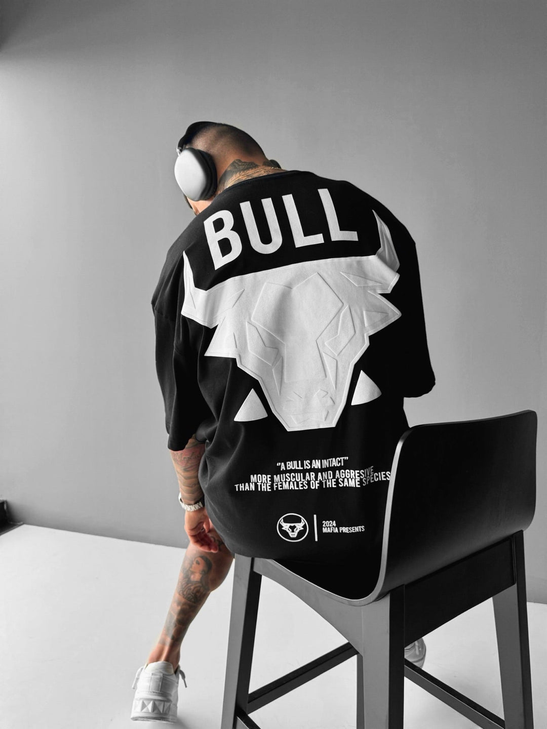Oversize Bull T-shirt - Svart och Vit