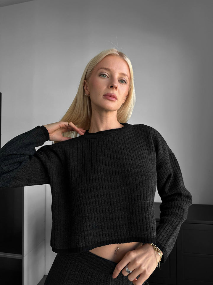Kort Detaljer Stickad Pullover - Antracit