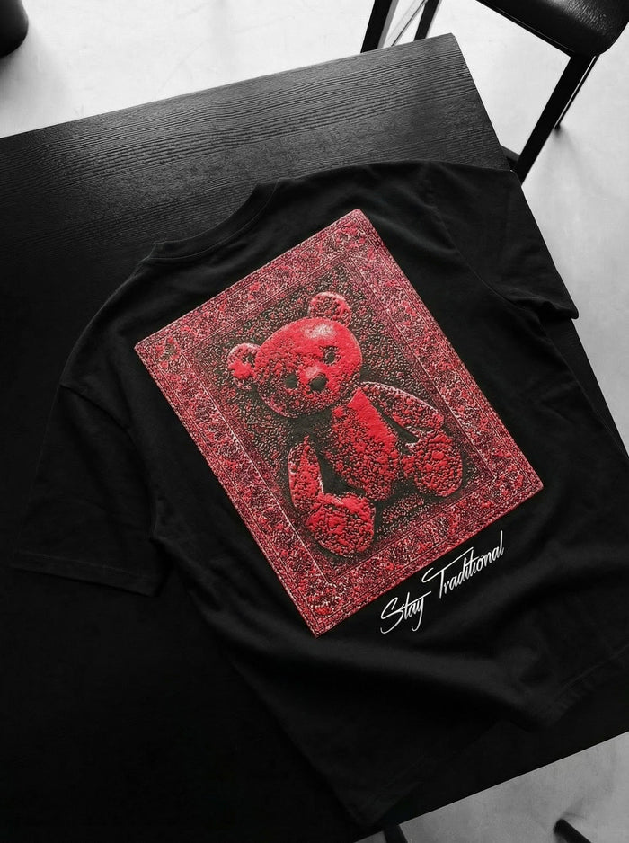 Oversize 'Stay Traditional' T-Shirt - Svart och Röd