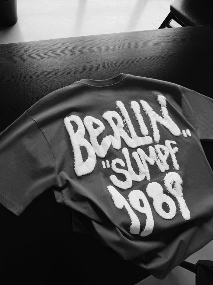 Oversize 'Berlin Sumpf' T-Shirt - Antracit