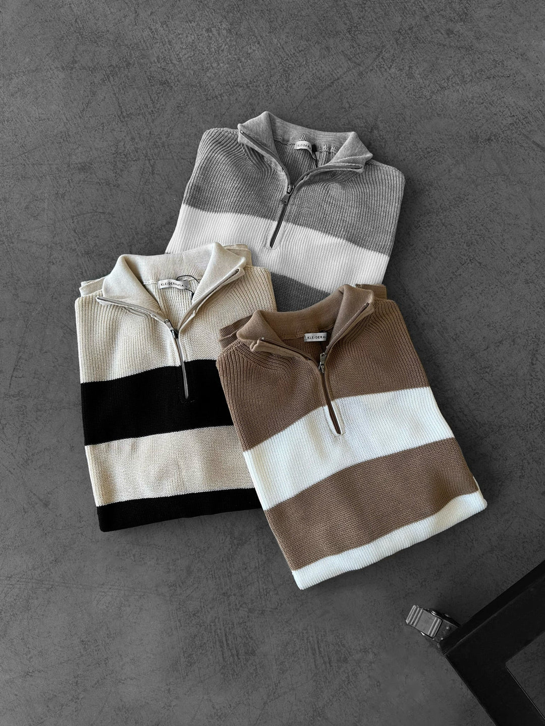 Regular Striped Knit T-shirt - Grädde