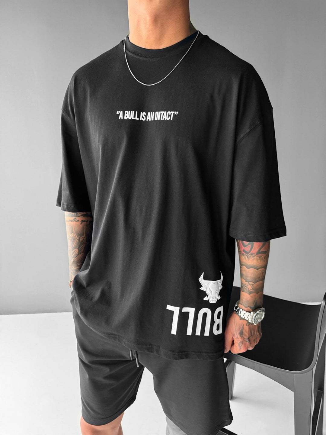 Oversize Bull T-shirt - Svart och Vit