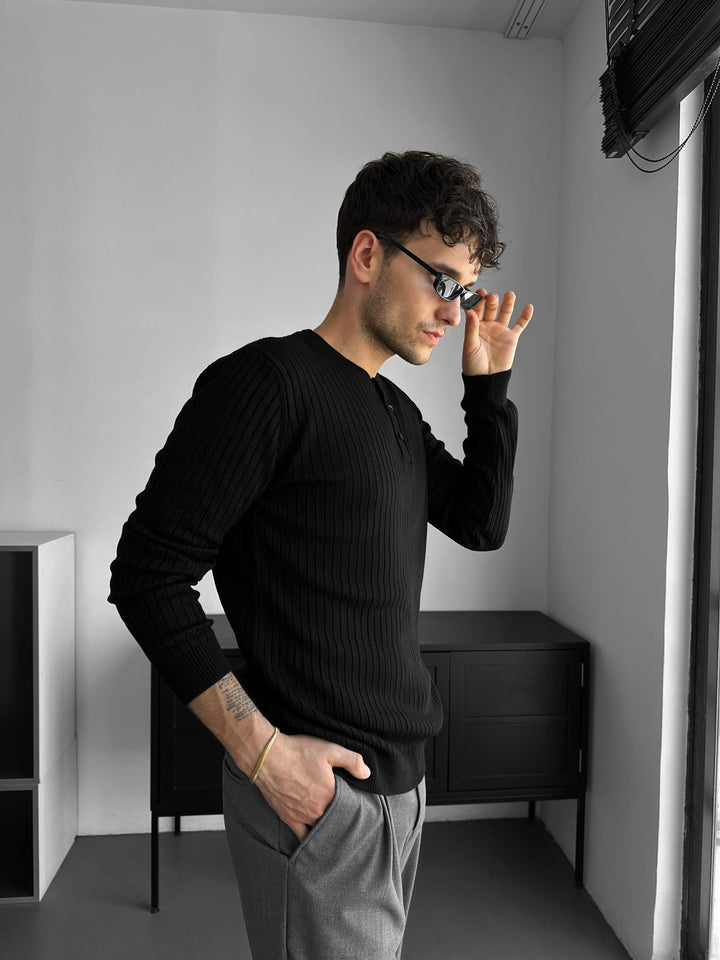 Slim Fit Knappstickad Tröja - Svart