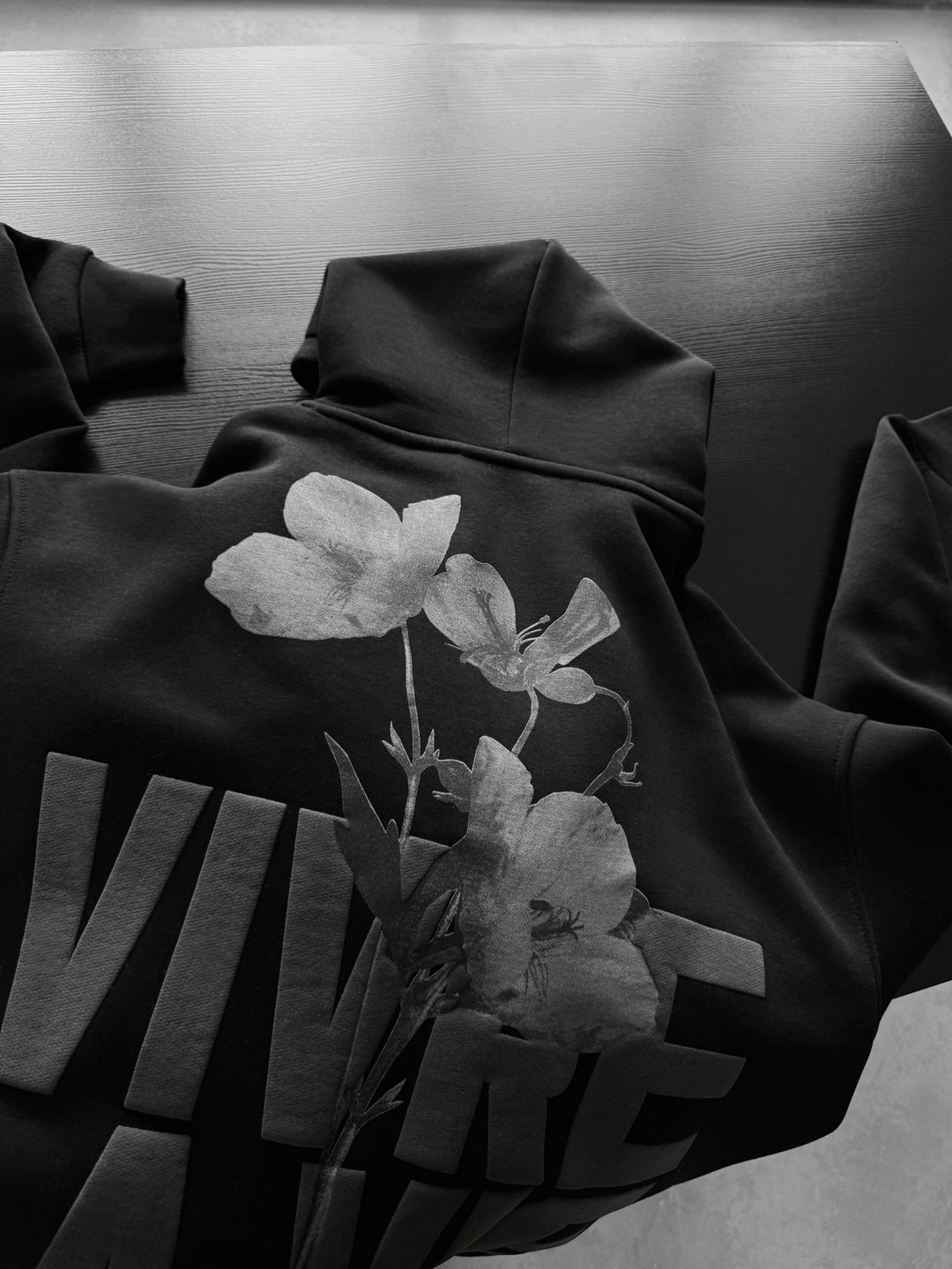 Oversize Vivre La Vie Hoodie - Svart och Grå