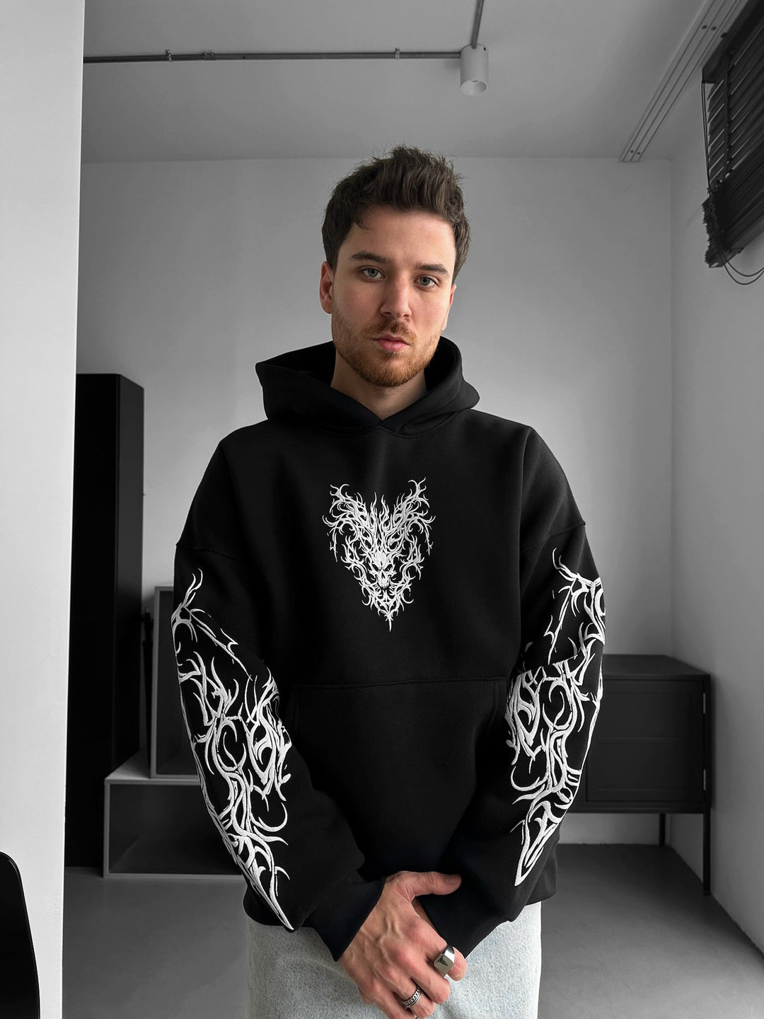 Överdimensionerad Tribal Skull Hoodie - Svart