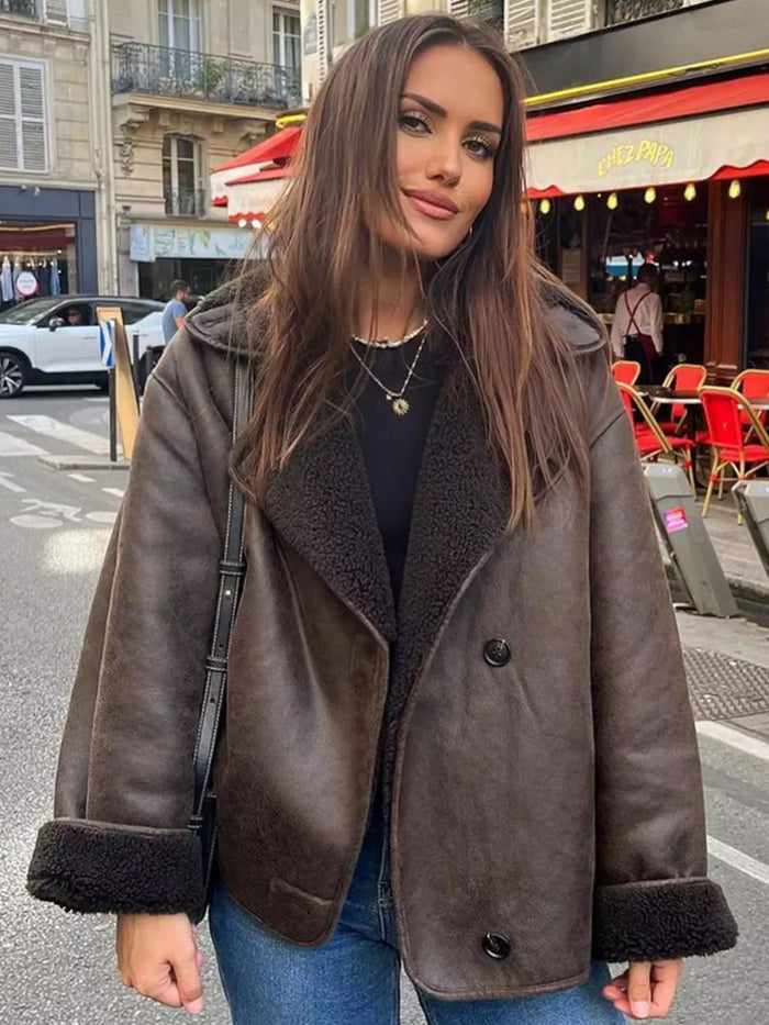 Dam Oversized Kort Jacka med Sherpa-Krage och Muddar