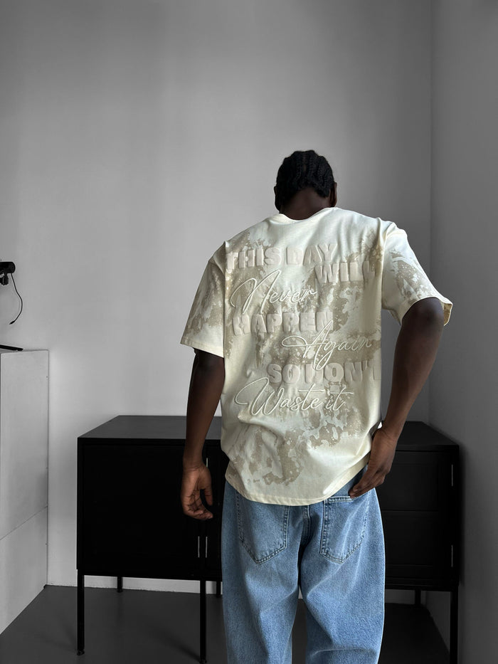 Oversize 'slösa inte' T-shirt - Antikvit