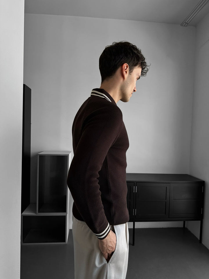 Slim Fit Halvdraget Broderat Polo Tröja - Mörkbrun