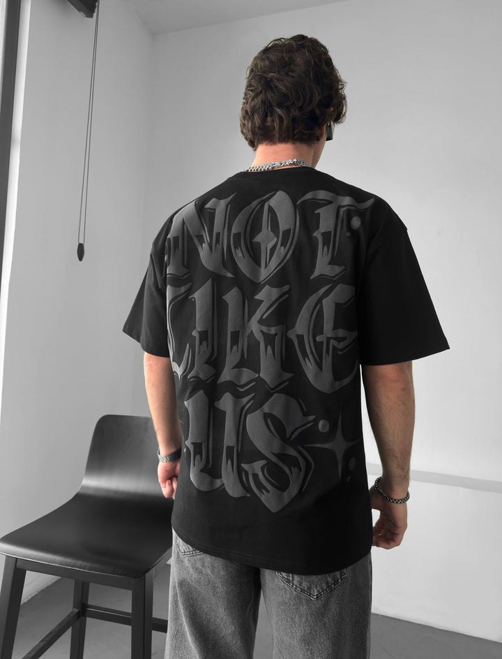 Oversize Not Like Us T-shirt - Svart
