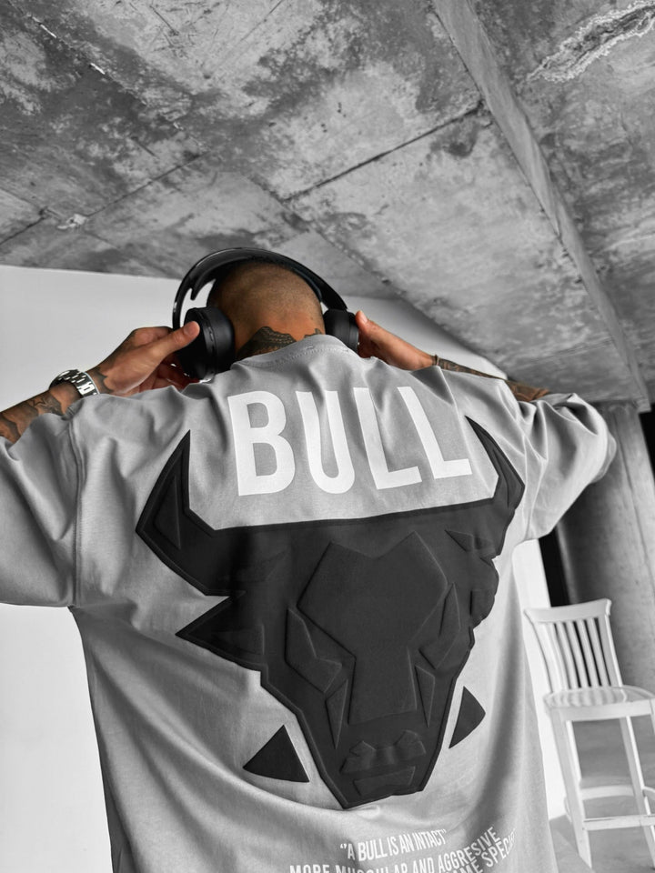 Oversize Bull T-shirt - Grå och Svart