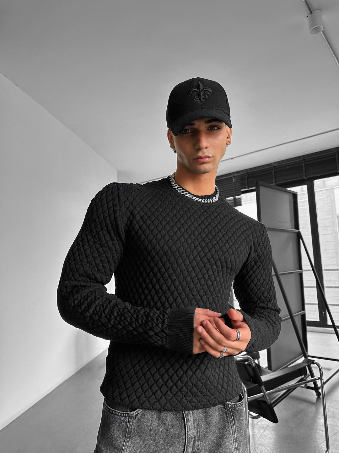 Slim Fit Textured Sweater - Svart