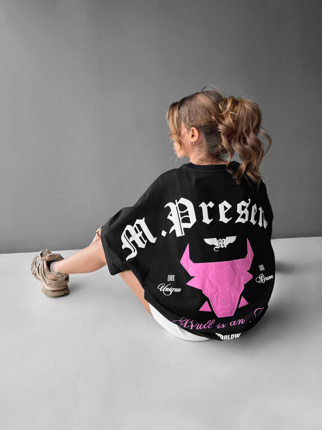 Oversize Bull Worldwide T-shirt - Svart och Lila
