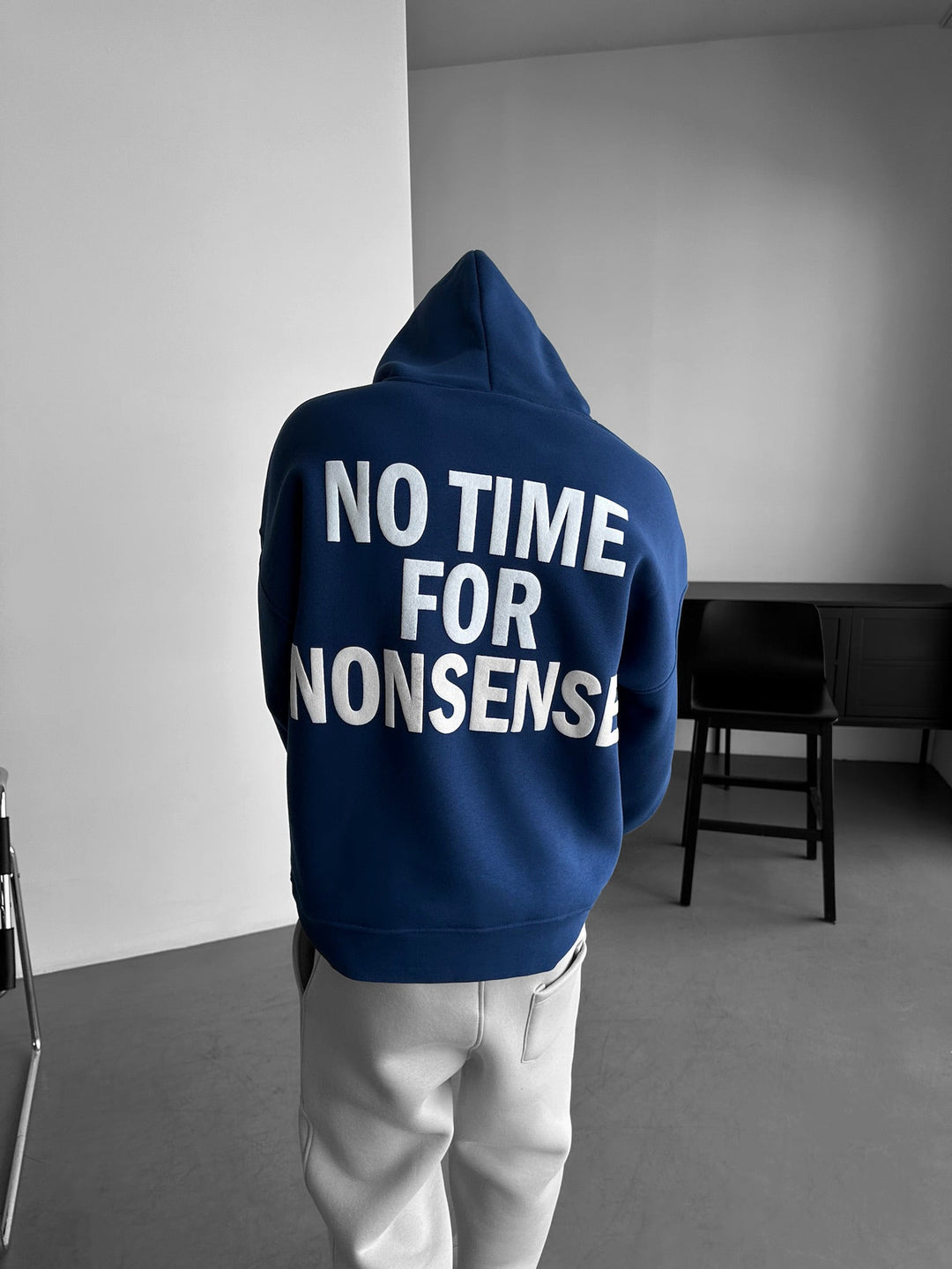 Oversize “Ingen tid för nonsens” Hoodie - Navy Peony