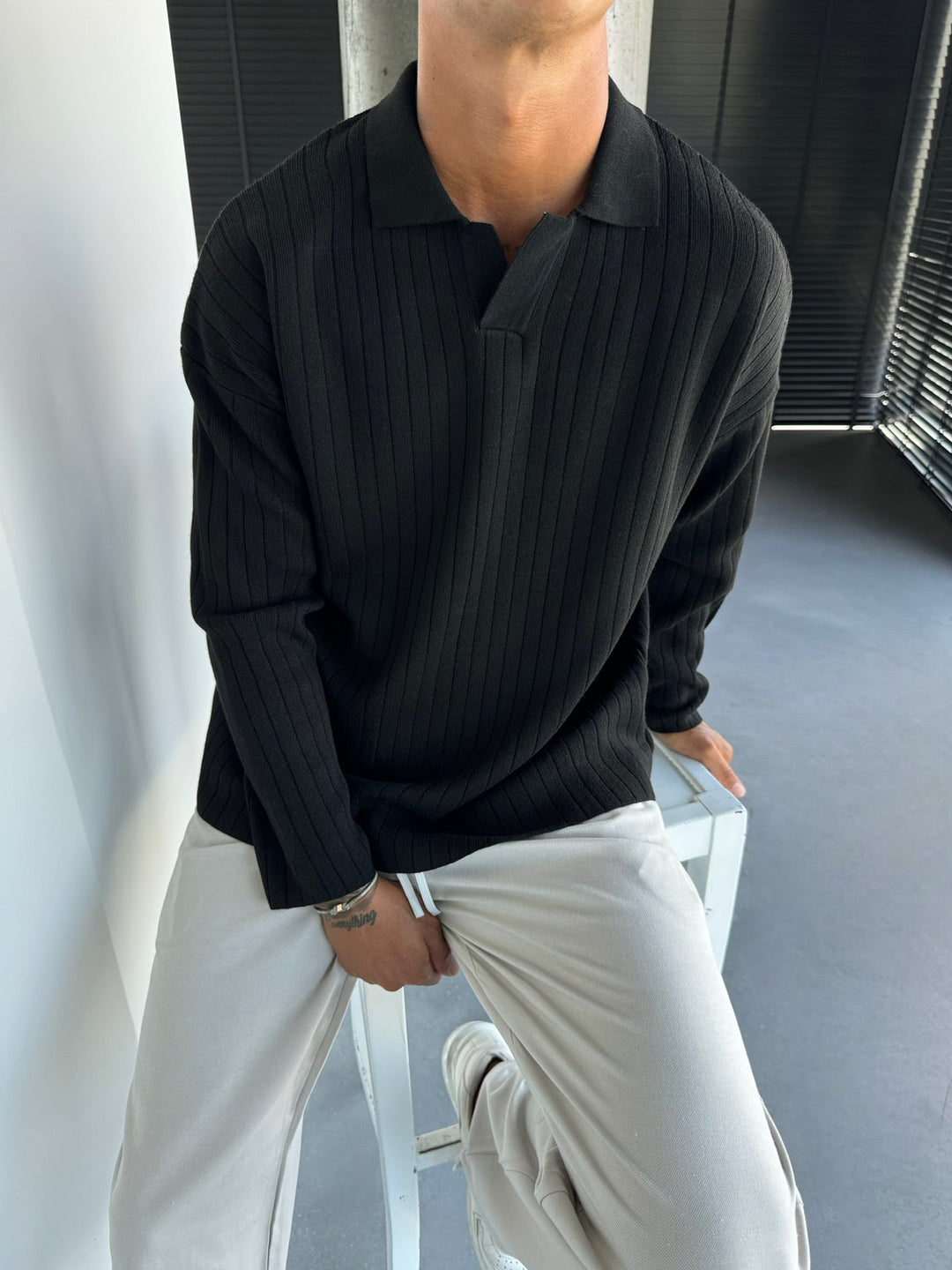 Överdimensionerad Vid Ribbad Långärmad Stickad Polo Sweatshirt - Svart