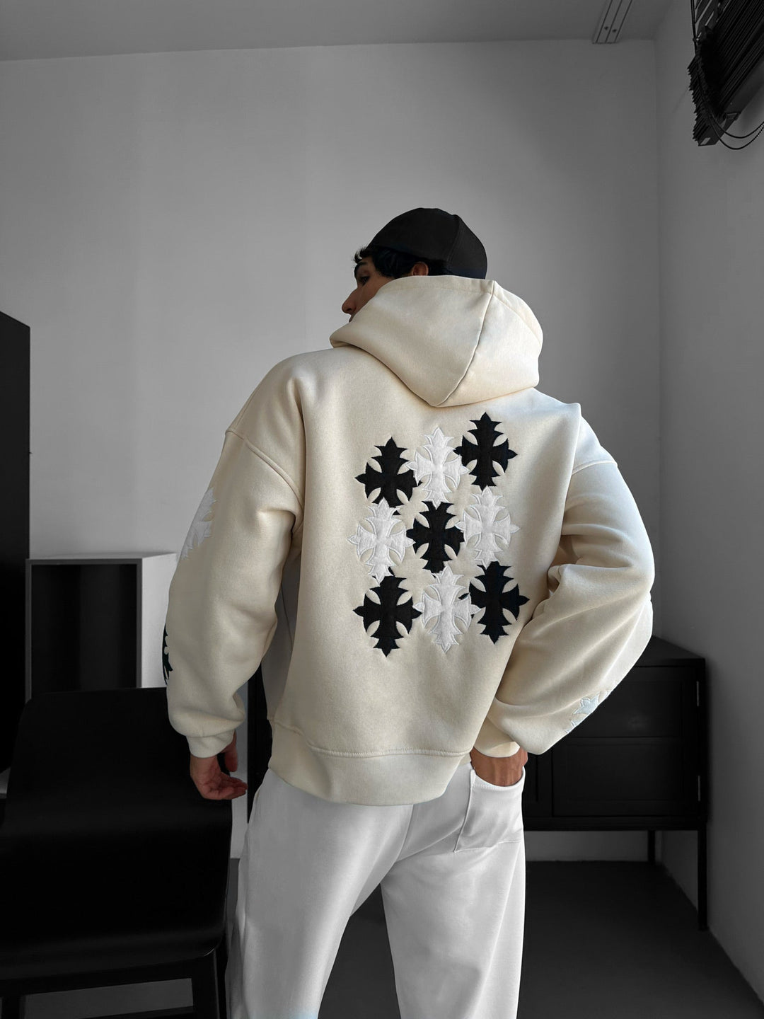 Oversize Gotisk Kors Hoodie - Beige