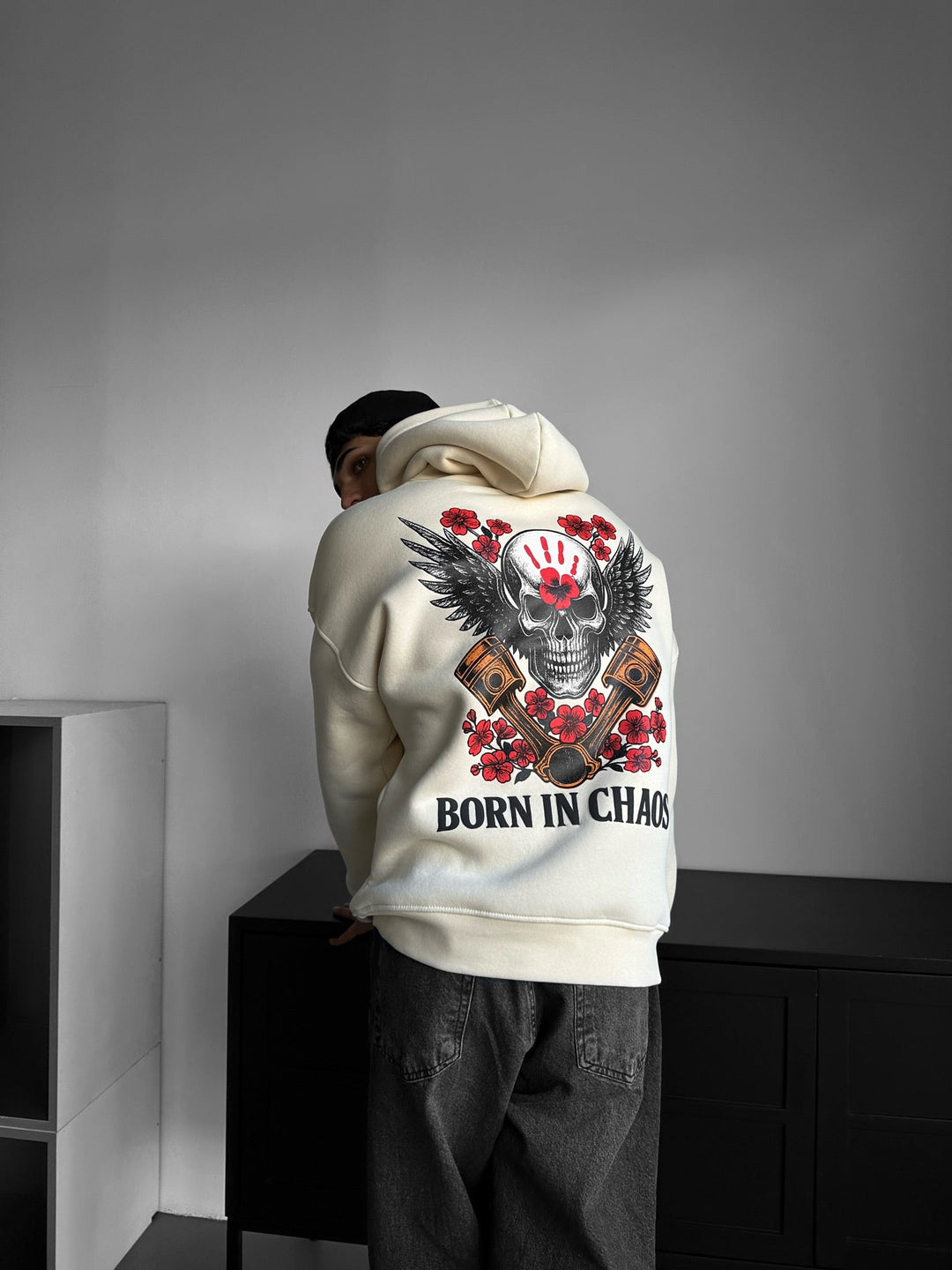 Oversize Skeleton Född i Kaos Hoodie - Antik Vit