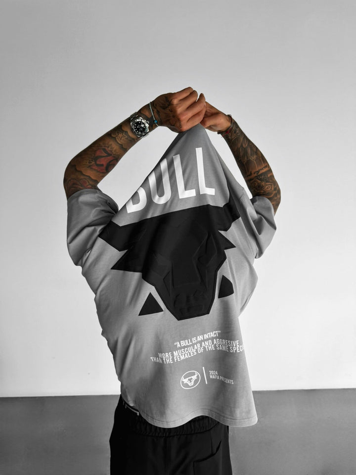 Oversize Bull T-shirt - Grå och Svart