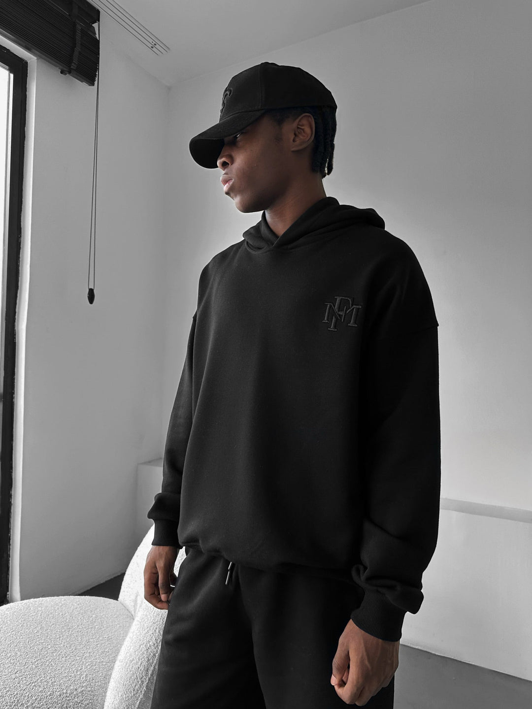 Loose Fit ‘MF’ Hoodie - Svart