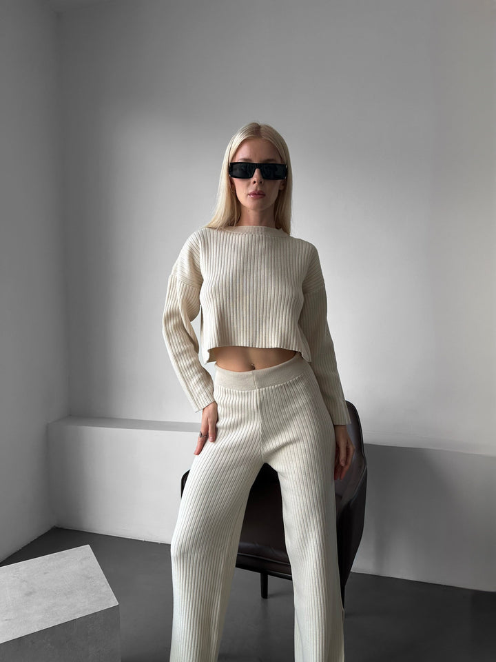 Kort Stickad Pullover - Beige
