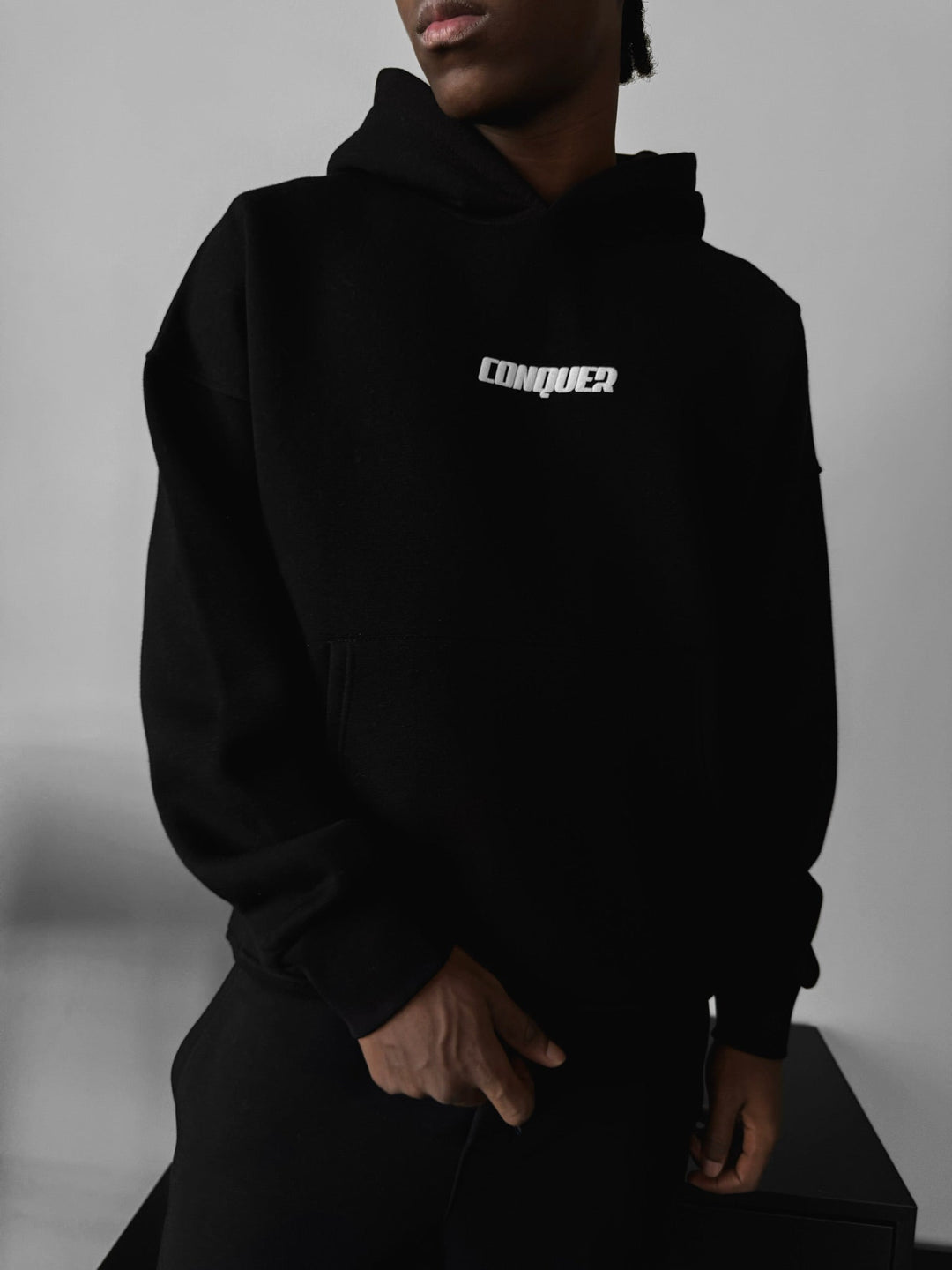 Oversize Conquer Hoodie - Svart