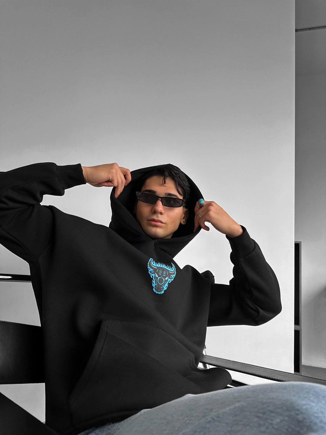 Oversize Bull Fearless Hoodie - Svart och Blå