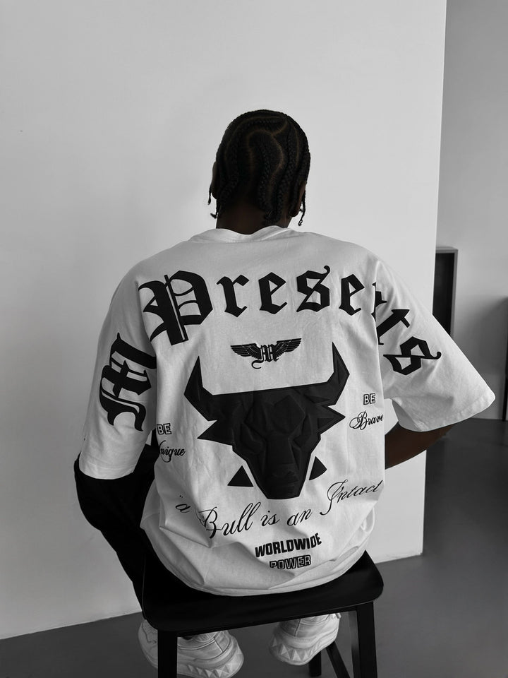 Oversize Bull Worldwide T-shirt - Ecru och Svart