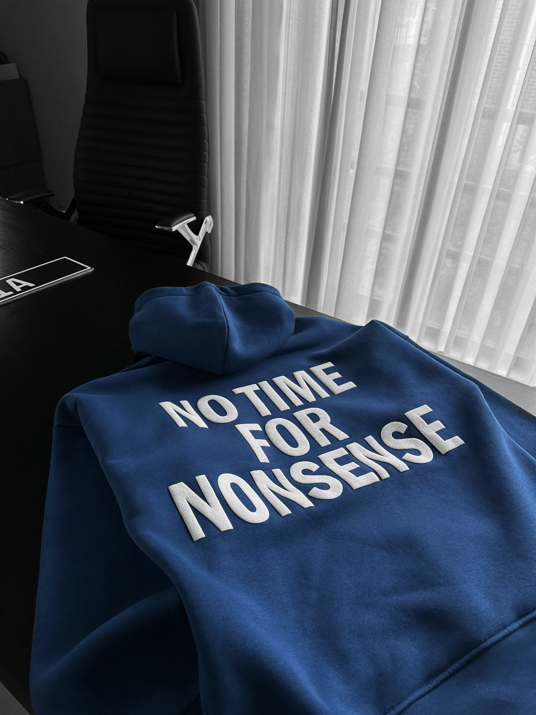Oversize “Ingen tid för nonsens” Hoodie - Navy Peony