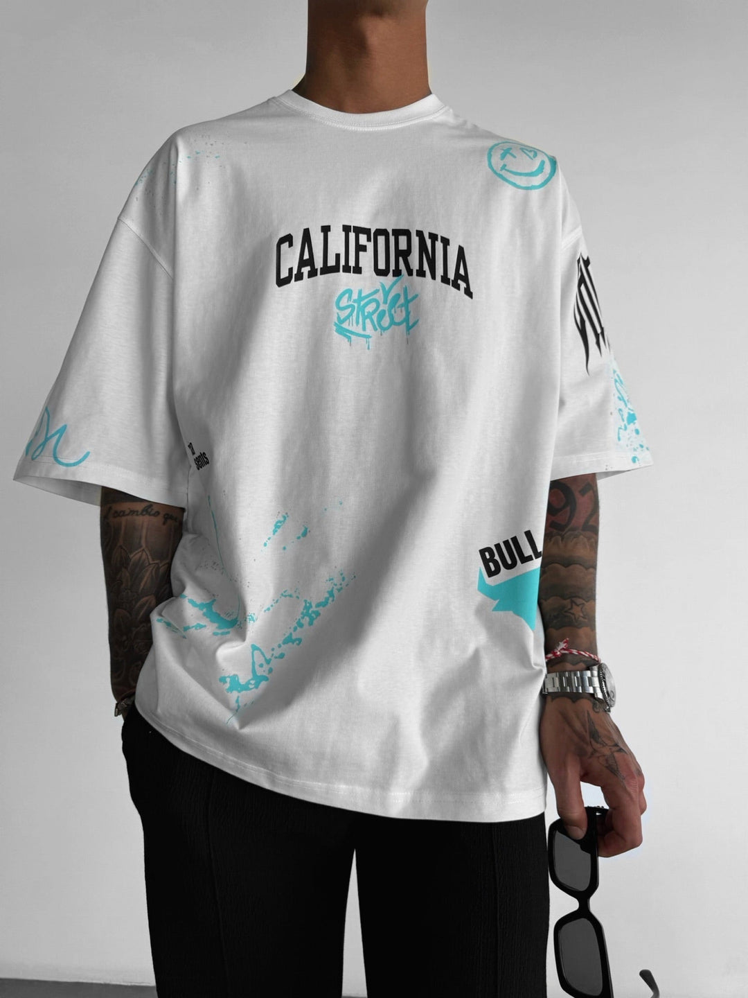 Oversized California Graffiti T-Shirt - Ecru och Turkos