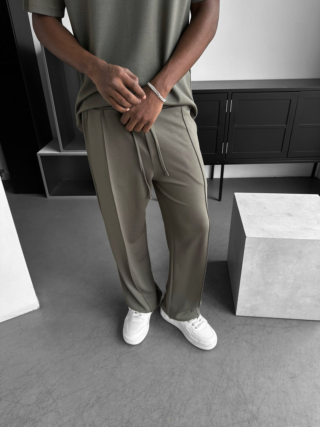 Lösa Basplisserade Byxor - Khaki