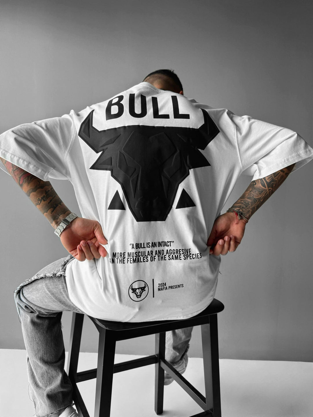 Oversize Bull T-shirt - Vit och Svart