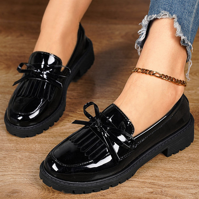 Dam Loafers med Lackfinish och Rosettdetalj för Vardag