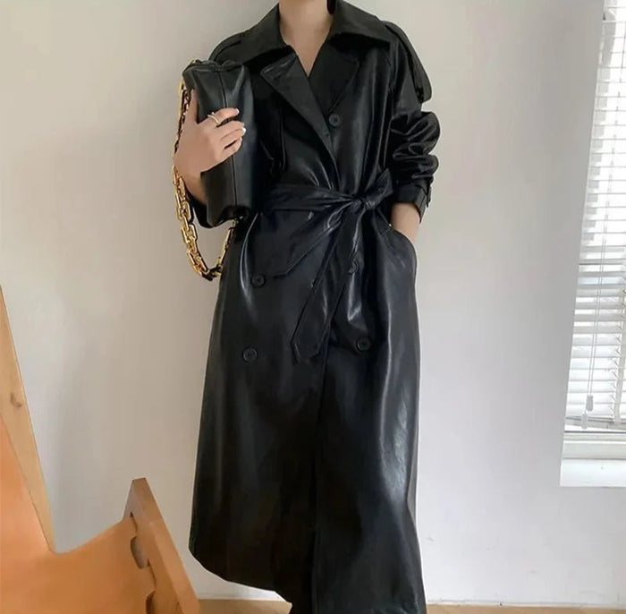 Dam Trenchcoat med Bälte och Knälång Skärning