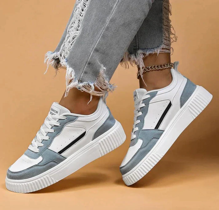 Dam Sneakers med Platåsula och Retroinspirerat Design